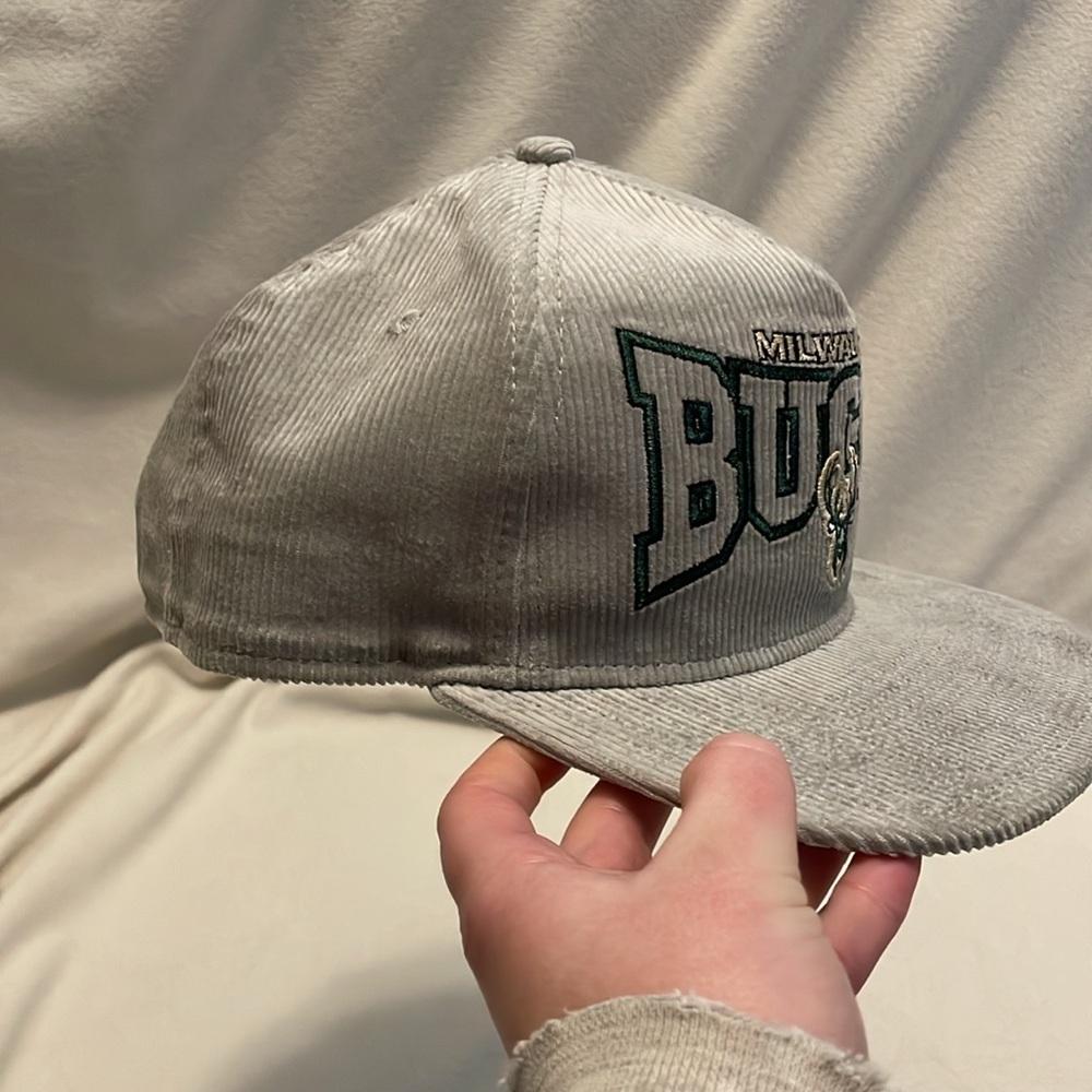 Milwaukee Bucks Gray Cap - Picture 4 of 8
